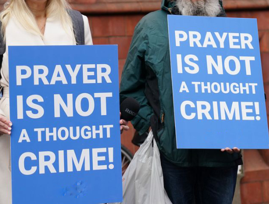 Irlanda: vietato pregare fuori da cliniche abortiste. Anche in Italia si arriverà a questo? 1