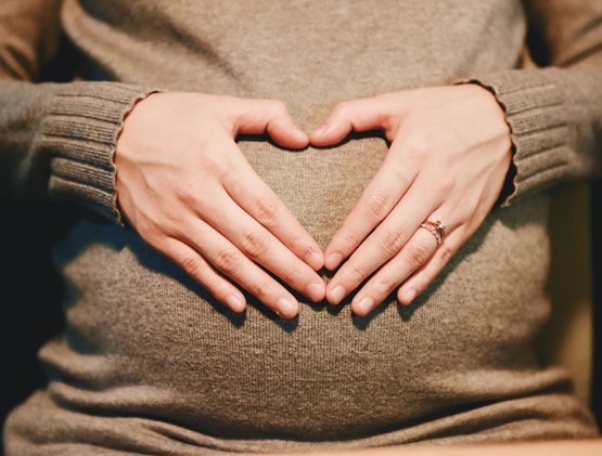 Incinta, scopre un tumore e sceglie di salvare la vita di sua figlia 1