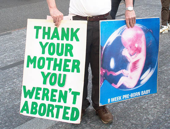Australia, pro life in piazza contro l'aborto: «Love them both» 1