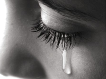 lacrima occhio donna aborto