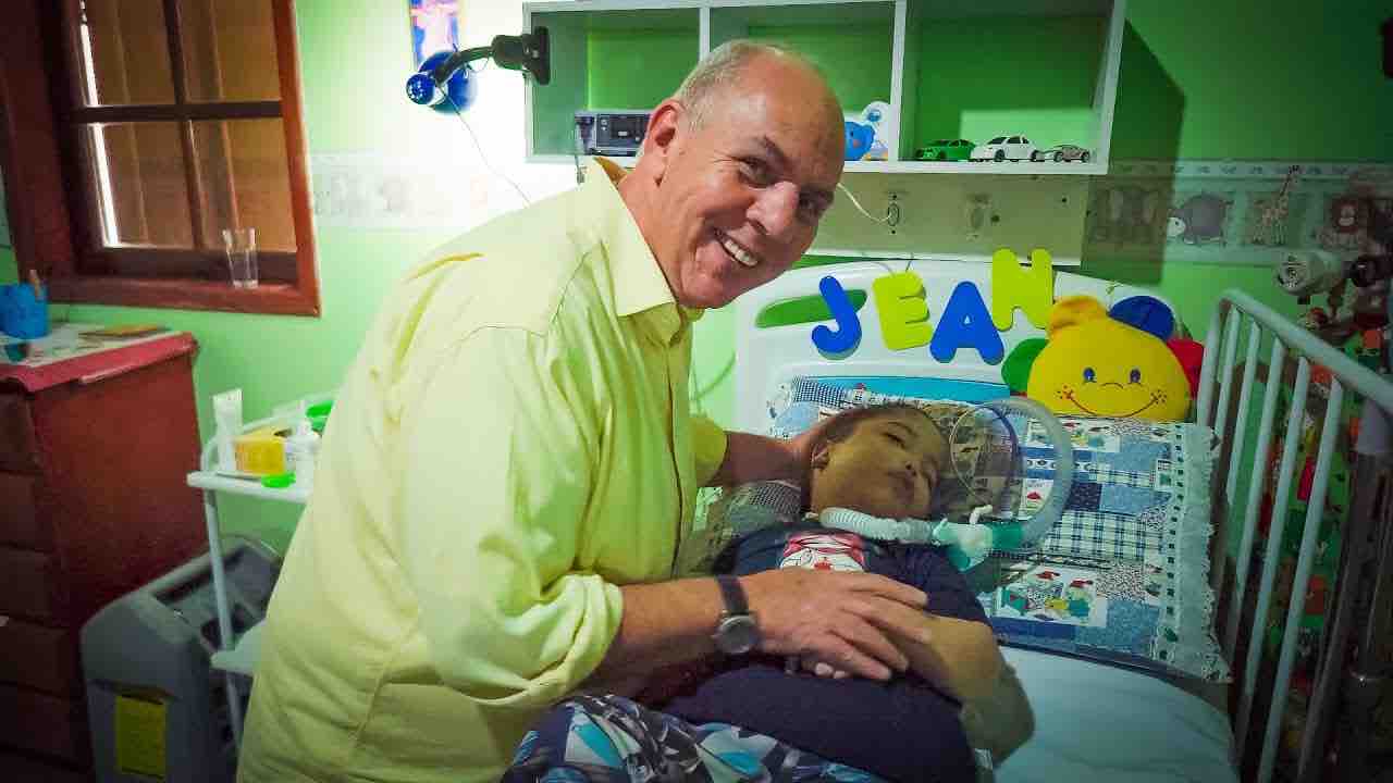 De Mello in Brasile ha adottato 42 bambini disabili