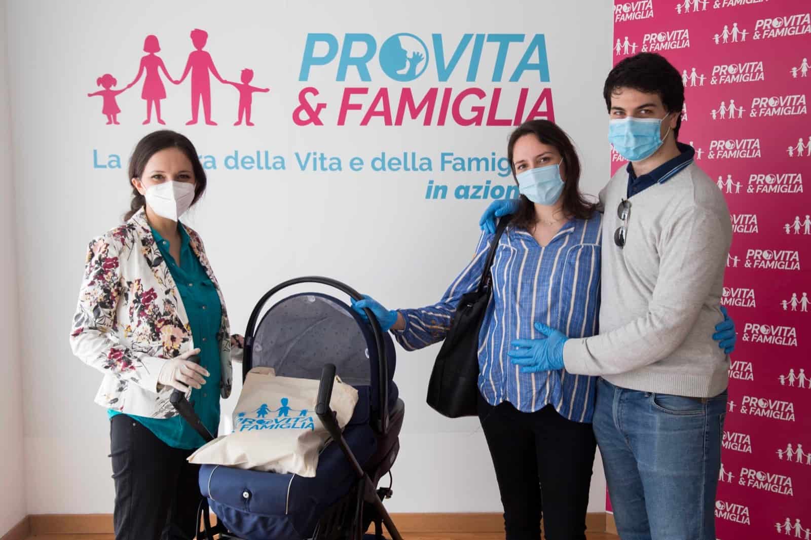 Coronavirus, Pro Vita & Famiglia solidale: torna un "Dono per la Vita", aiuti alle mamme in difficoltà 1