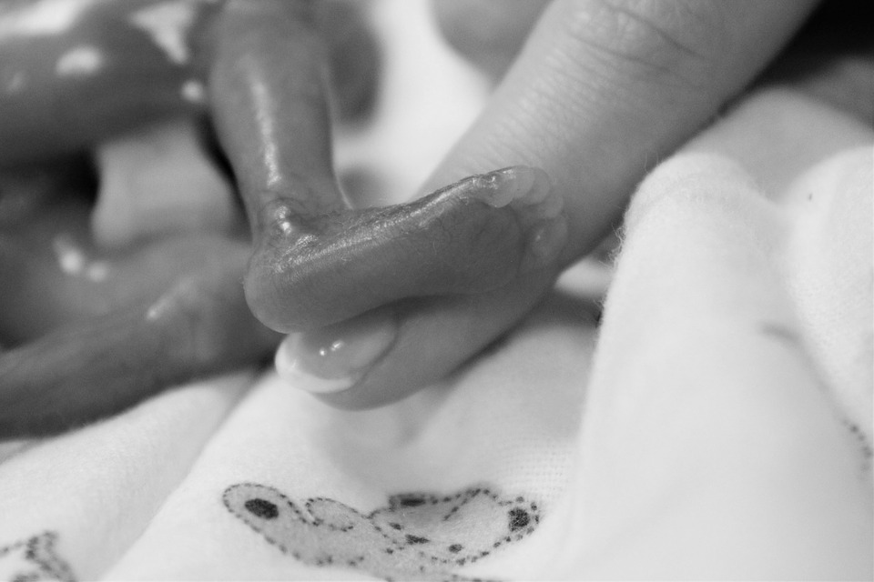 piedino di un bambino di 10 settimane-no aborto