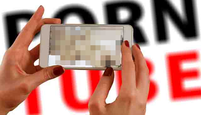 PornHub, inchiesta choc: «Il sito lucra su video porno di minorenni» 1