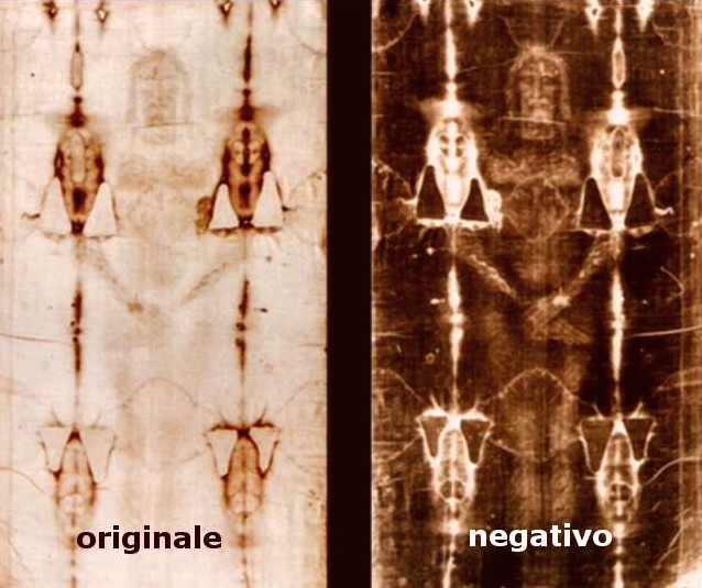 La Sacra Sindone: foto dell'originale e negativo