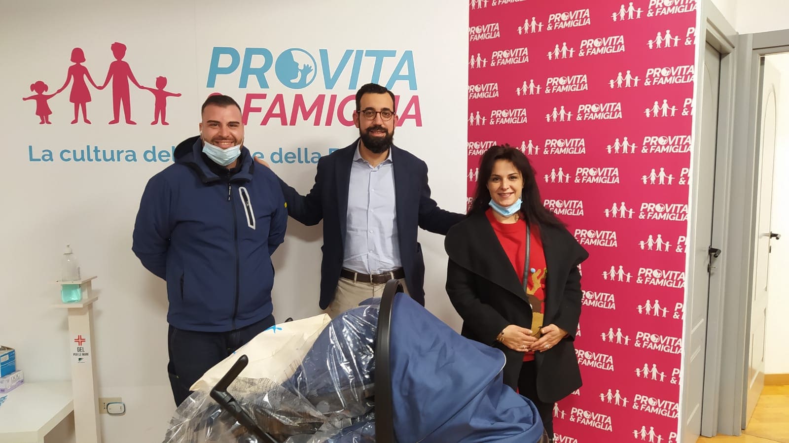 Un Dono per la Vita. PV&F: «Un Natale accanto a 12 madri in difficoltà, che hanno il coraggio di regalare la vita» 1