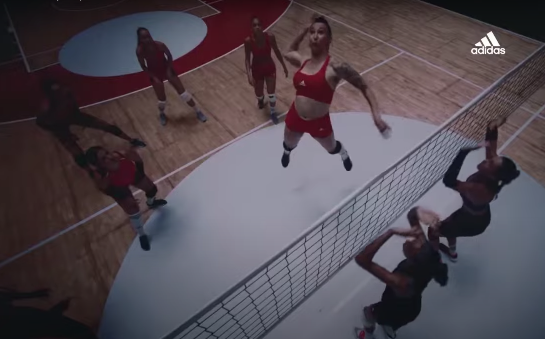 Ora anche l’Adidas appoggia i trans negli sport femminili, a discapito ...
