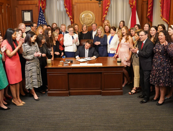 Il governatore della Florida Ron DeSantis ha firmato il Ddl contro l’aborto 1