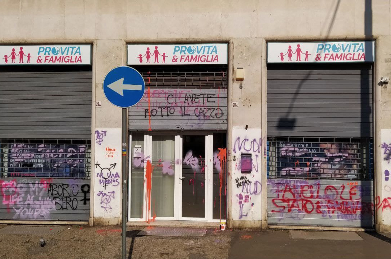 Nove assalti alla nostra sede in due anni. Ecco l’escalation della violenza transfemminista 1