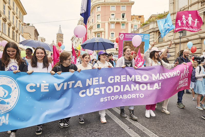 Vaticano. Papa Francesco incoraggia attivismo contro aborto, gender, eutanasia e utero in affitto 1