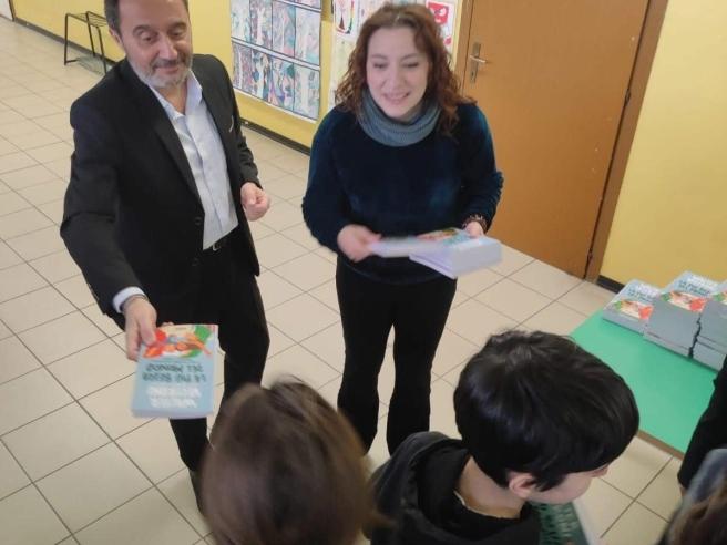 Ora la propaganda gender nelle scuole usa anche il libro Lgbt di Veltroni 1