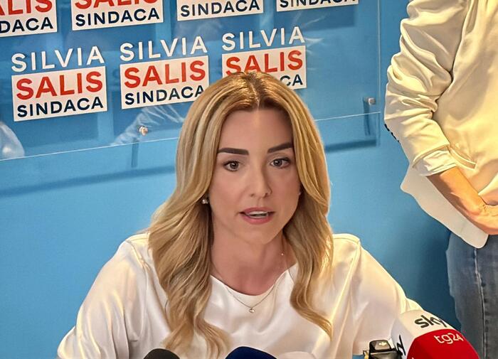 A Genova il sindaco Silvia Salis certifica il falso riconoscendo "due mamme" ai bambini 1