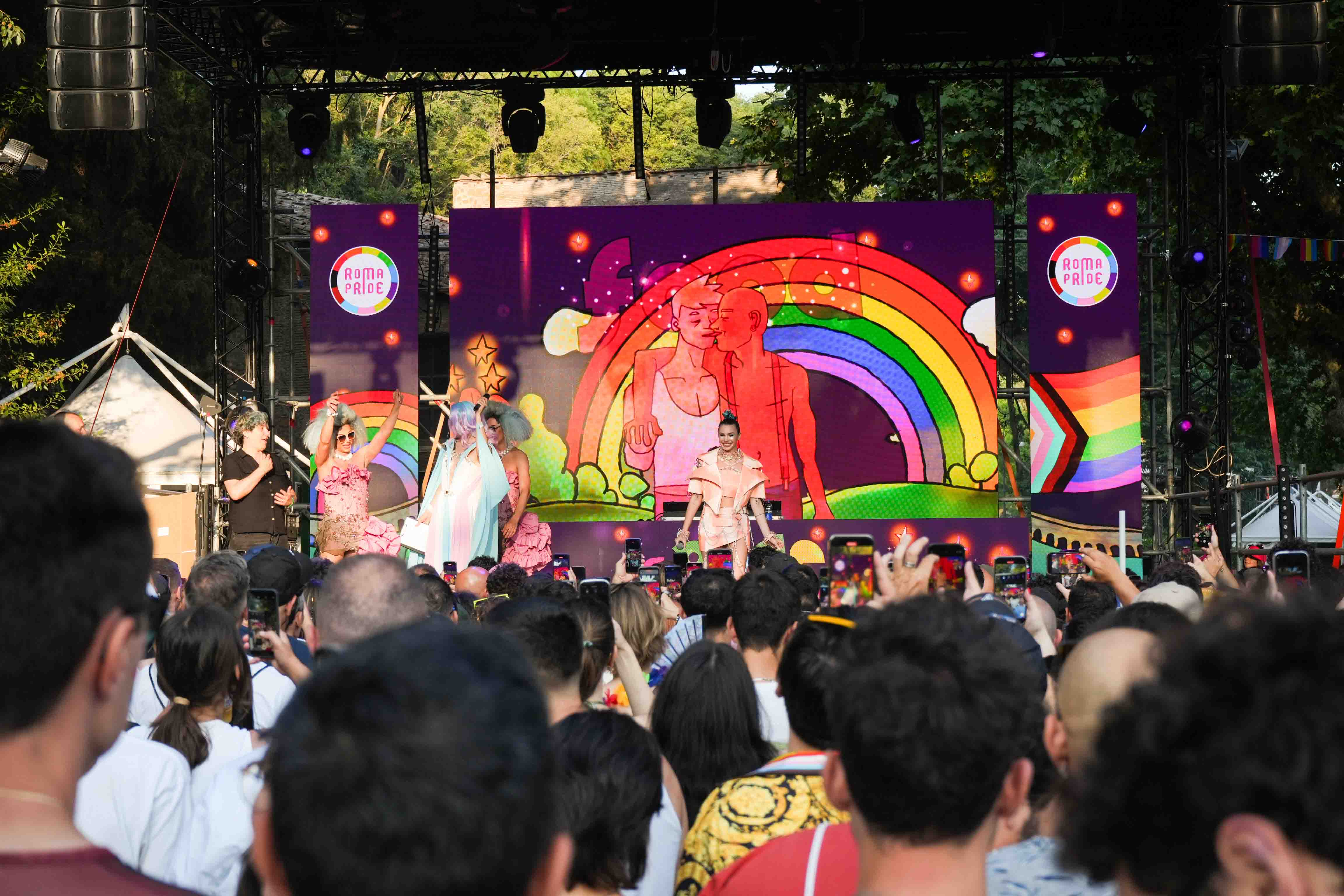 I risultati dei gay Pride di giugno: migliaia di euro, insulti e. . . patrocini da chi non ti aspetti 1