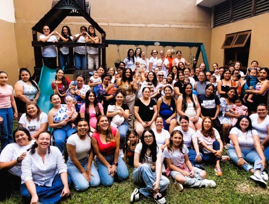 Una delle associazioni pro life che ha ispirato il presepe di Papa Leone: «Lì le 2.000 vite che abbiamo salvato, è un inno ai nascituri» 1