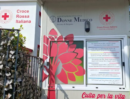 Cosa ci insegna il caso del bambino lasciato nella Culla per la Vita di Bergamo 1
