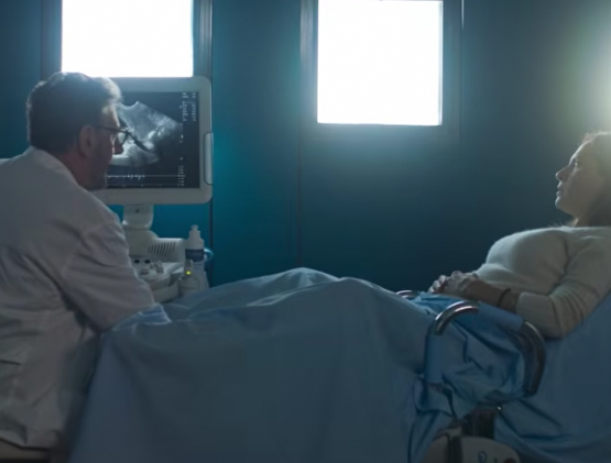 La nuova serie tv con Castellitto sulla PMA ha tutti i tratti di un cocktail progressista 1