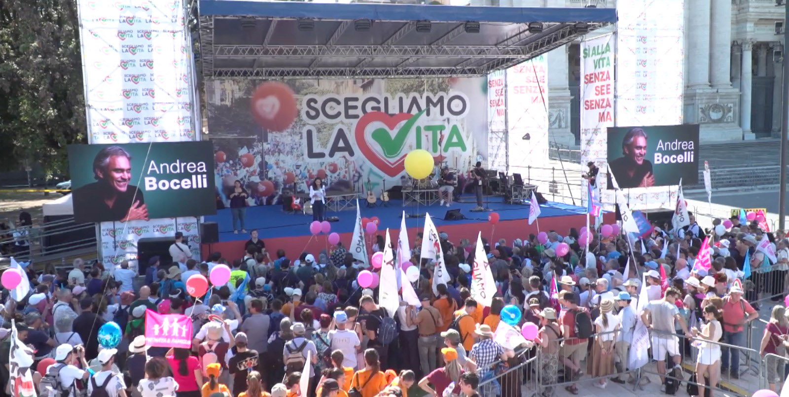 Bocelli alla Manifestazione per la Vita: «Mia madre non mi ha scartato, accogliere la vita è sempre scelta giusta» 1