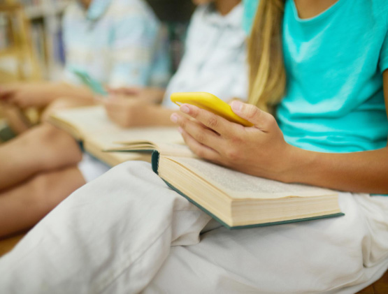 La Svezia fa marcia indietro sull’uso del digitale a scuola 1
