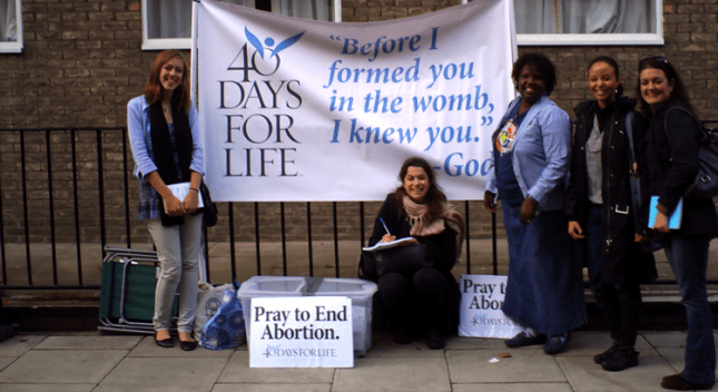 40 days for life_sidewalk couselors_buona notizia-min