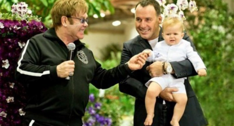 Il figlio di Elton John: utero in affitto acquistato ed anni di sofferenza per il bambino 1