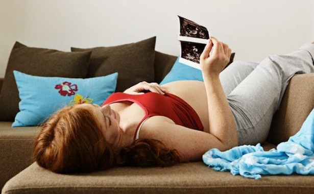 Francia. Per rendere l’aborto «un diritto vero e proprio delle donne, si cancelli l’obiezione di coscienza per i medici» 1