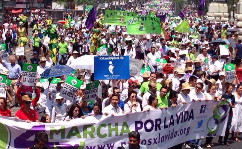 No all’aborto: anche il Messico marcia per la vita 1