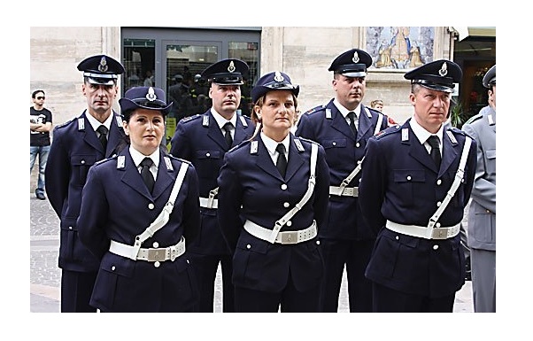 Scuola di polizia, scuola di gender 1