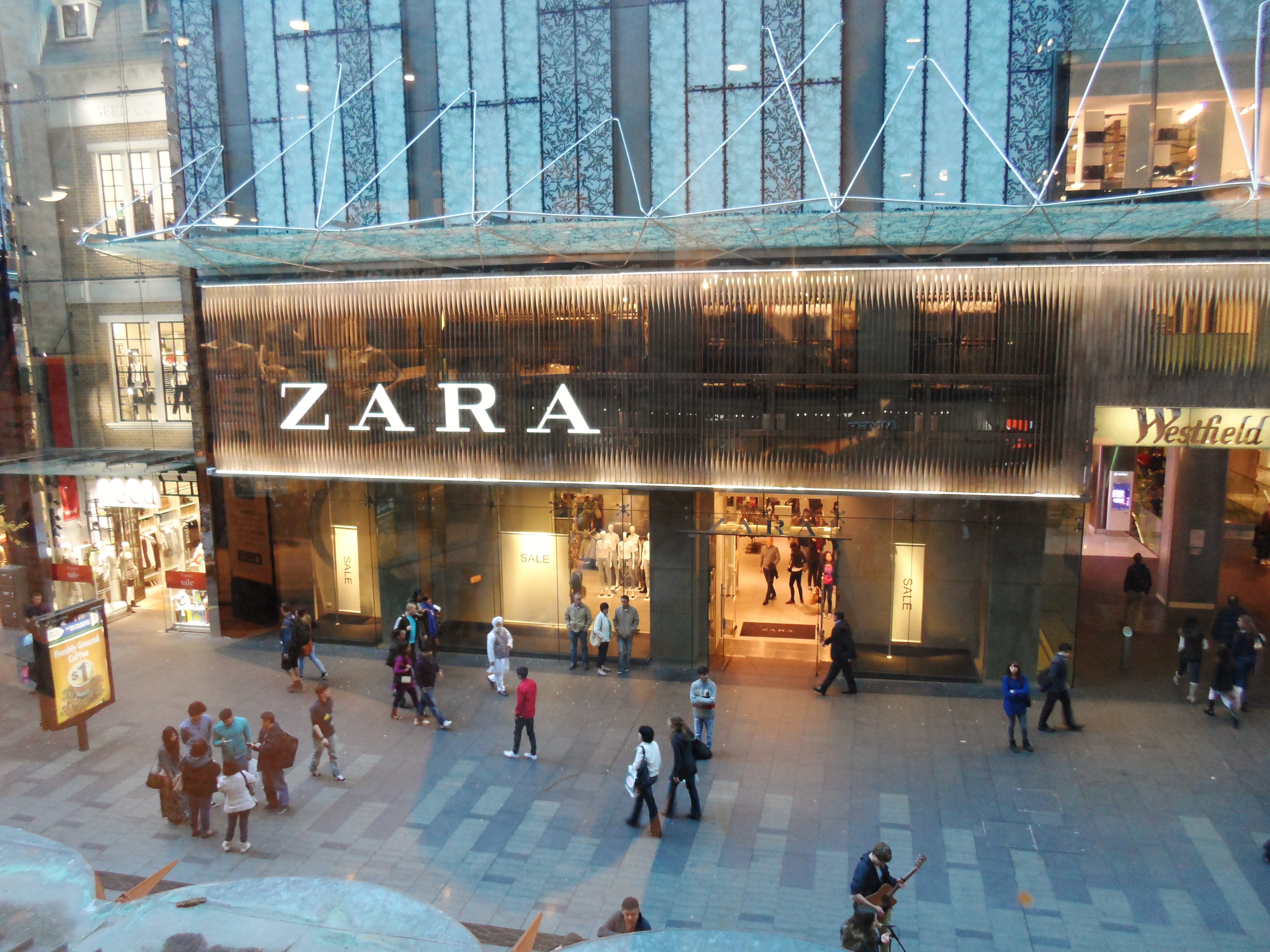 Gender che vuoi, vestiti che trovi. La nuova collezione di Zara 1