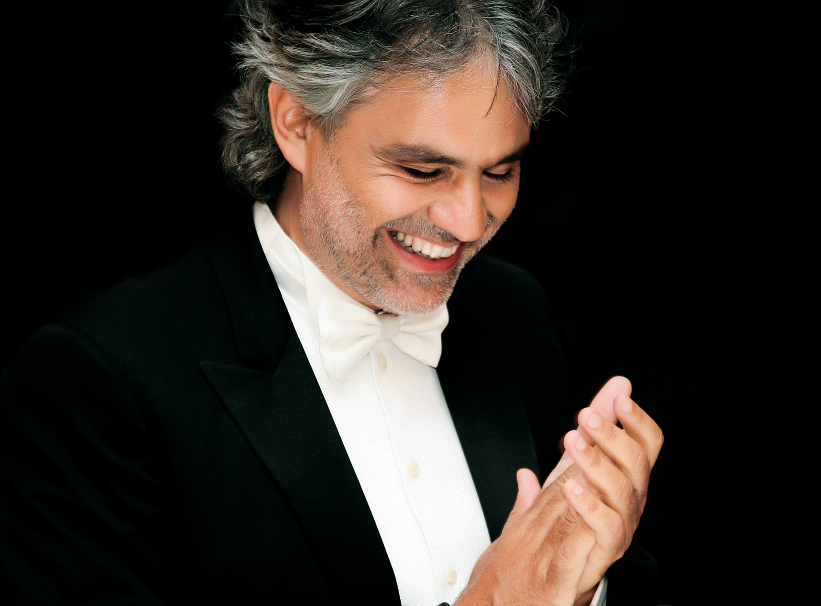 Bocelli fa battute sulla sua cecità 1