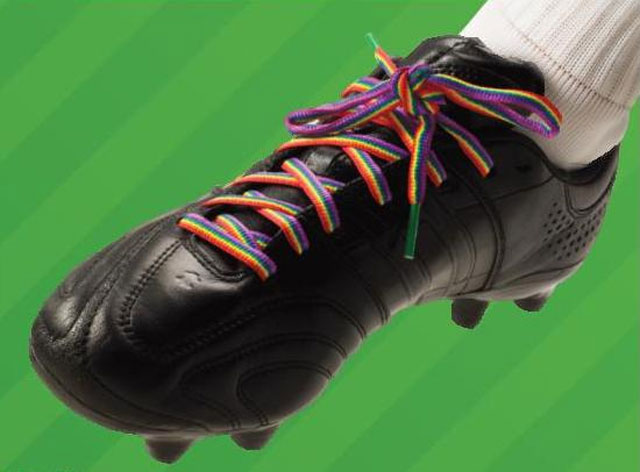 Omosessualismo di Stato: anche la Nazionale di calcio diventa arcobaleno 1