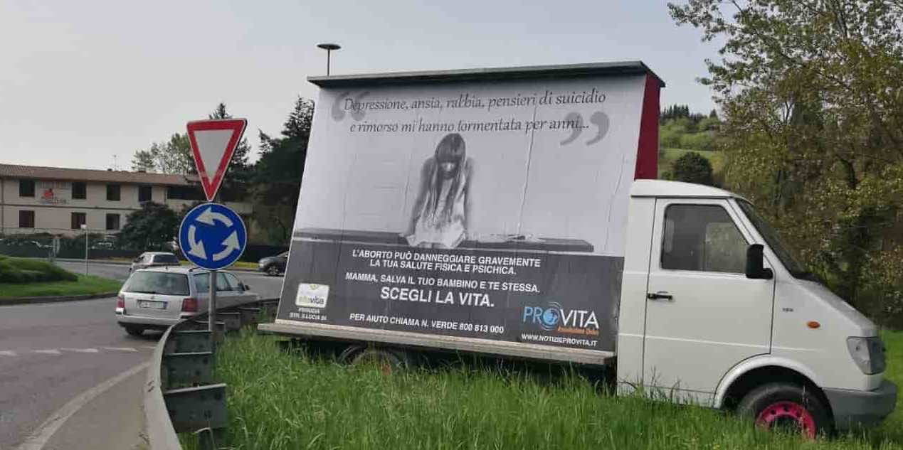 camion vela sull'aborto come rischio per la salute delle donne