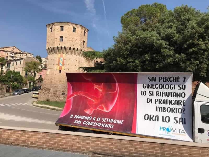 aborto_camion vela della campagna ProVita