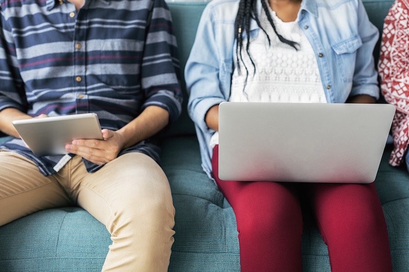 giovani_studenti_nativi-digitali_pc_ragazzi_scuola_educazione