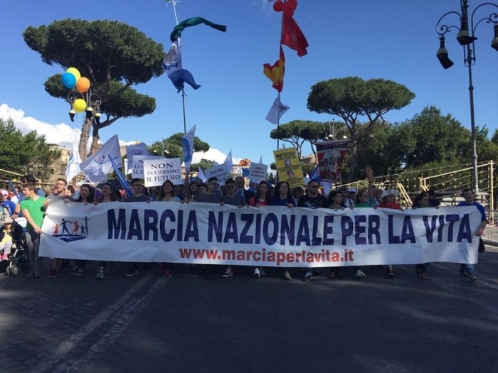 marcia Per la vita_corteo