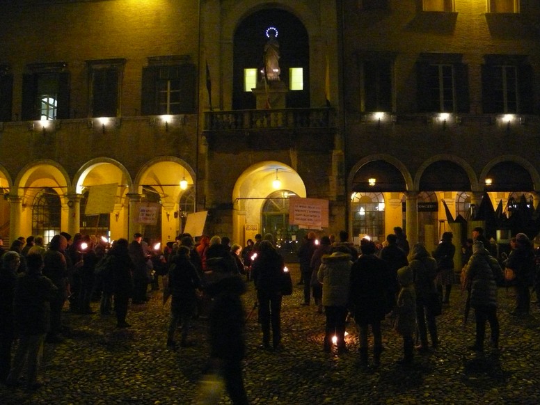 Insulti “democratici” a chi prega per la fine dell’aborto 1