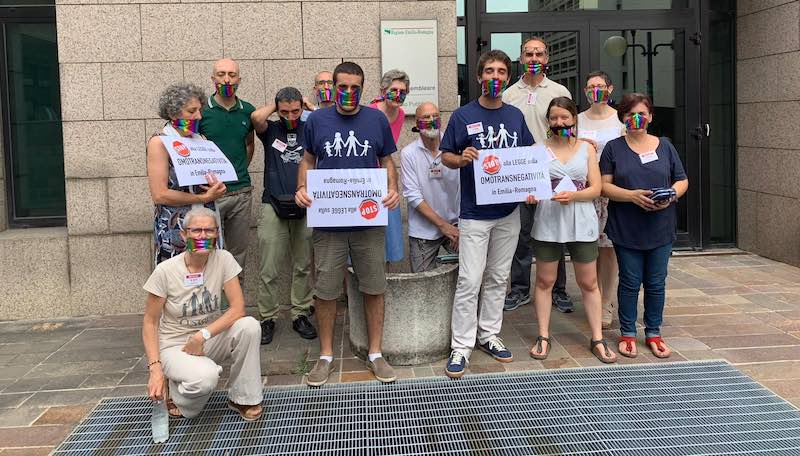 protesta alla Regione Emilia-Romagna contro ddl gender