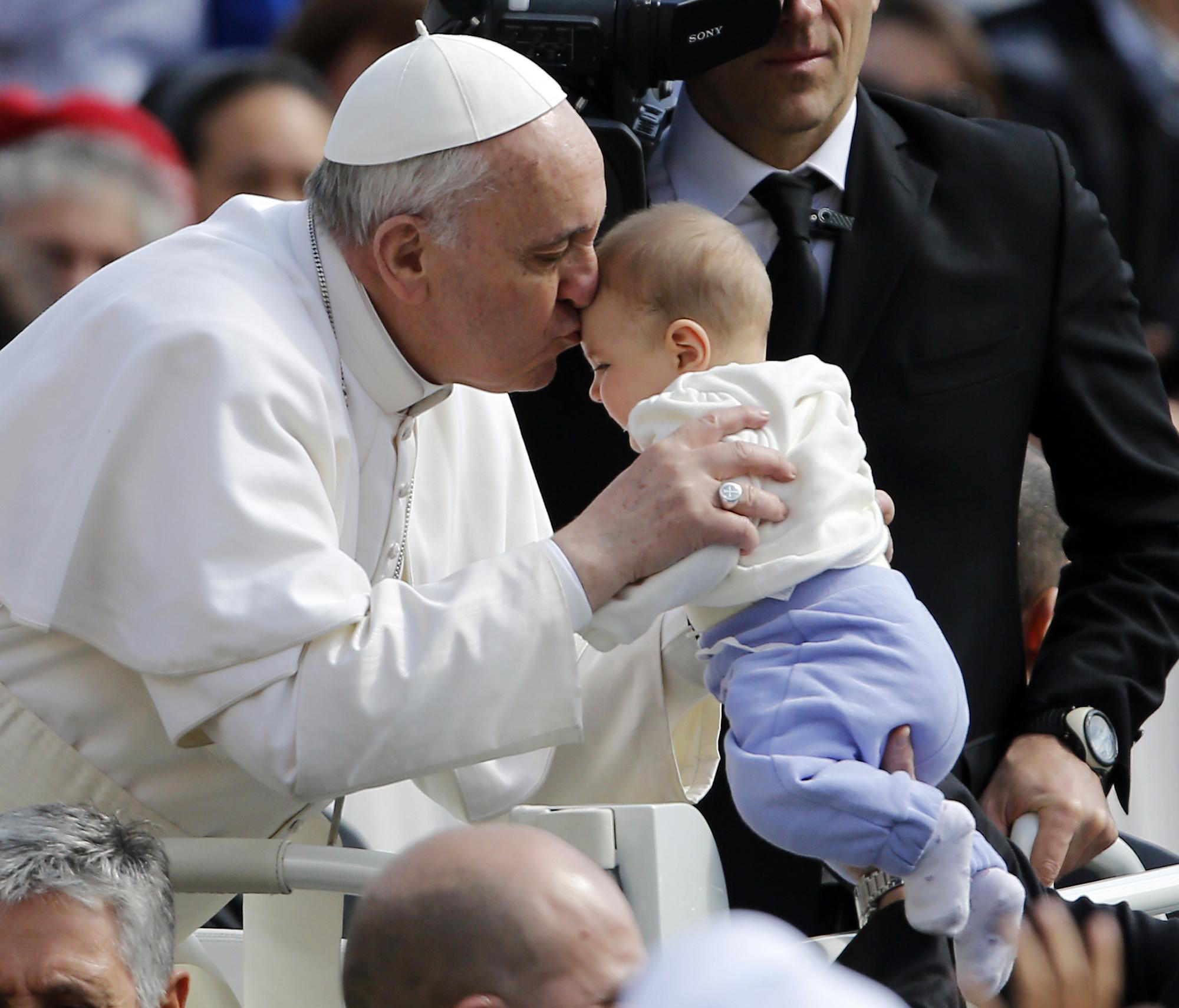Il Papa e l’aborto: “Vale la pena proteggere la vita, c’è il soffio di Dio” 1