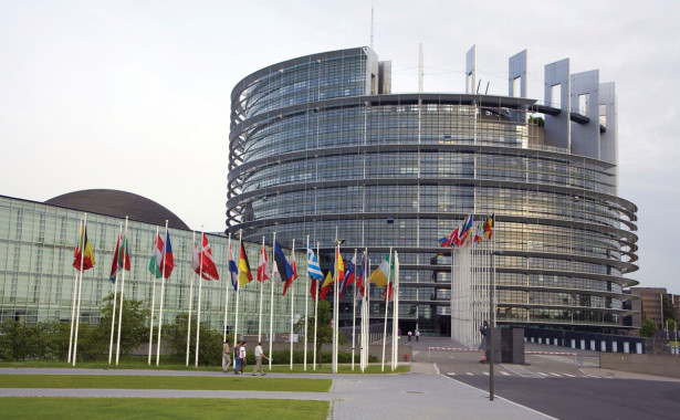 parlamento-europeo_vittoria-prolife_risoluzione_ aborto_utero-in-affitto