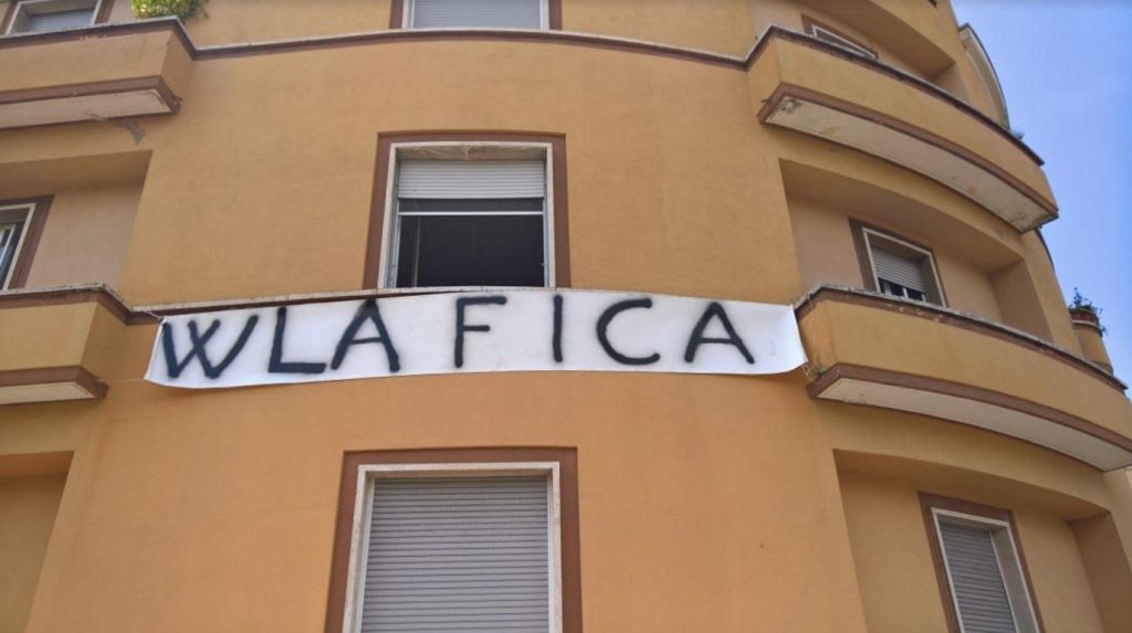 La Gaystapo si arrabbia se dici “W LA F...” 1