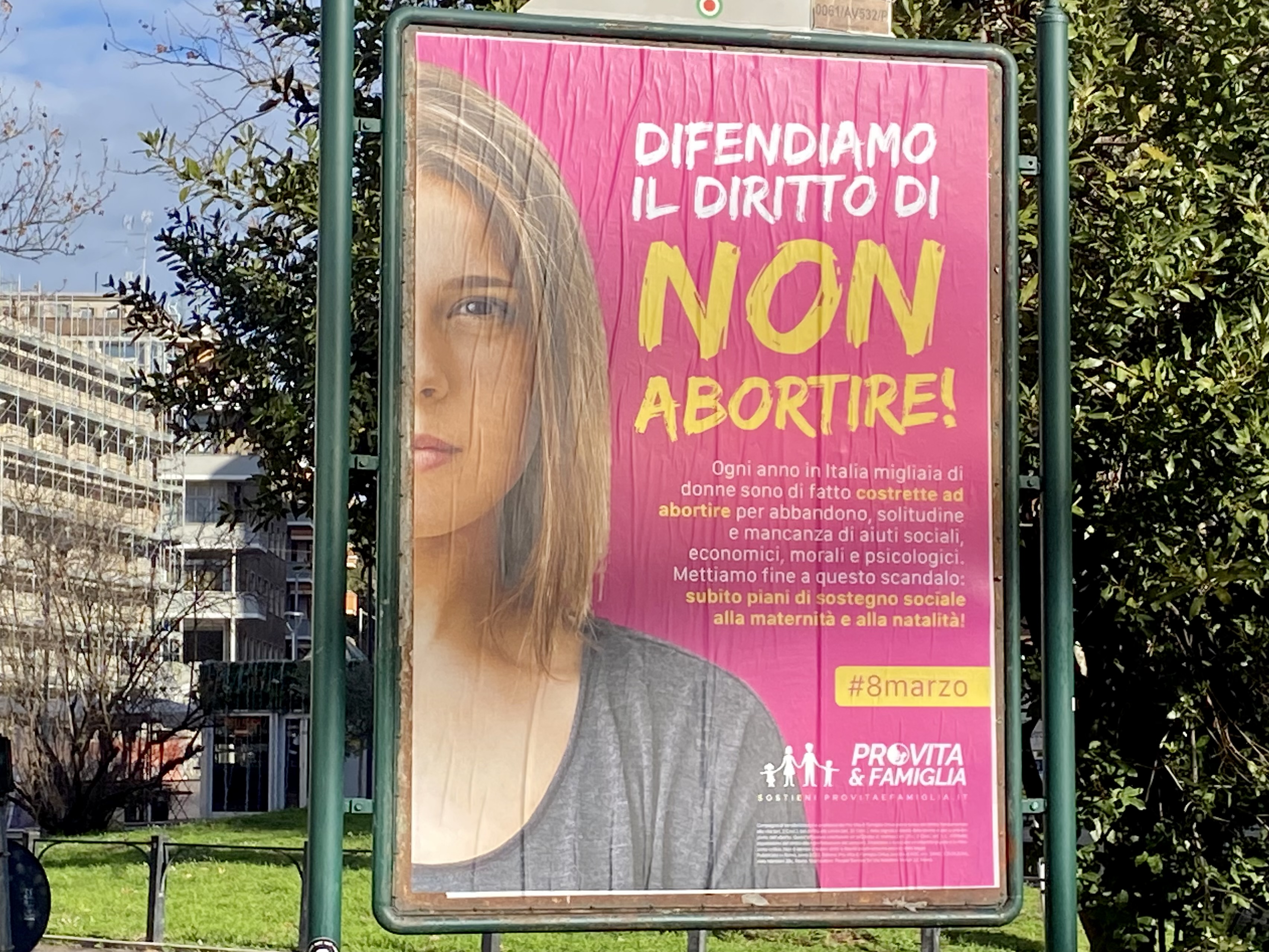affissioni 8 marzo aborto donne